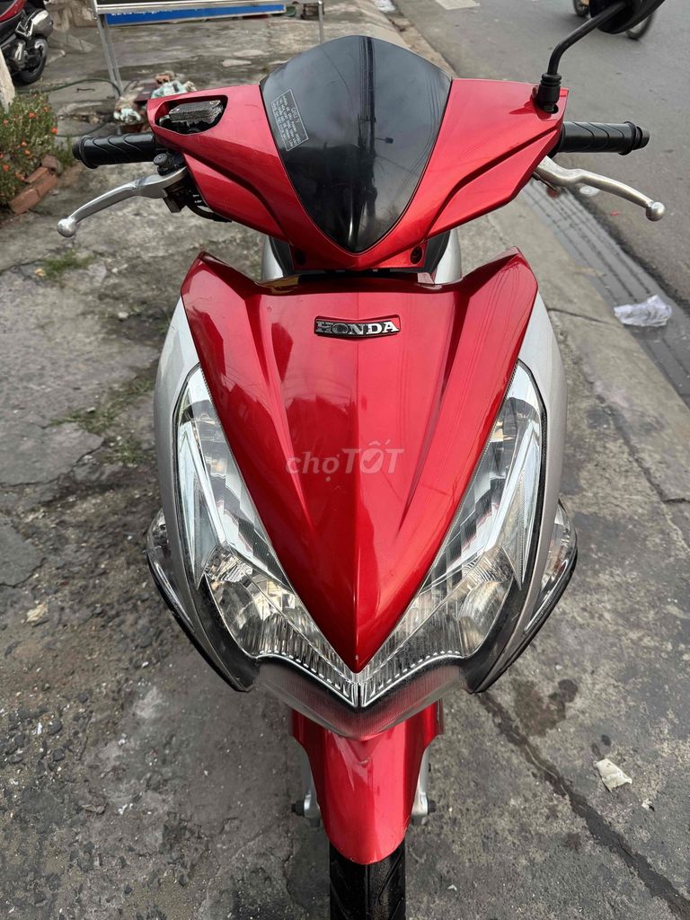 Honda Air Blade Đỏ bạc đã sử dụng. Mua bán Xe máy tại Quận Tân Phú Tp Hồ Chí Minh được đăng bởi Anh thành hình 4