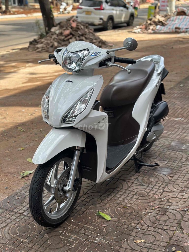 Honda Vision 2018 màu Trắng. Mua bán Xe máy tại Thành phố Pleiku Gia Lai được đăng bởi Xe Máy Nguyễn Vũ Gialai hình 8