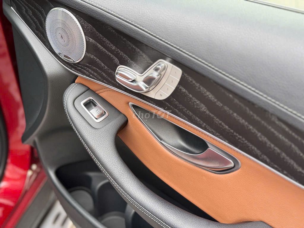 Mercedes Benz GLC Class 2017 300 - 55000 km. Mua bán Ô tô tại Quận Thanh Xuân Hà Nội được đăng bởi Nguyễn Tuấn Hoàng hình 6