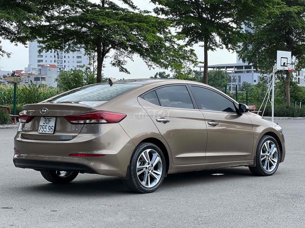 Hyundai Elantra 2019 2.0AT - 70000 km. Mua bán Ô tô tại Quận Thanh Xuân Hà Nội được đăng bởi Vạn Phát Auto hình 6