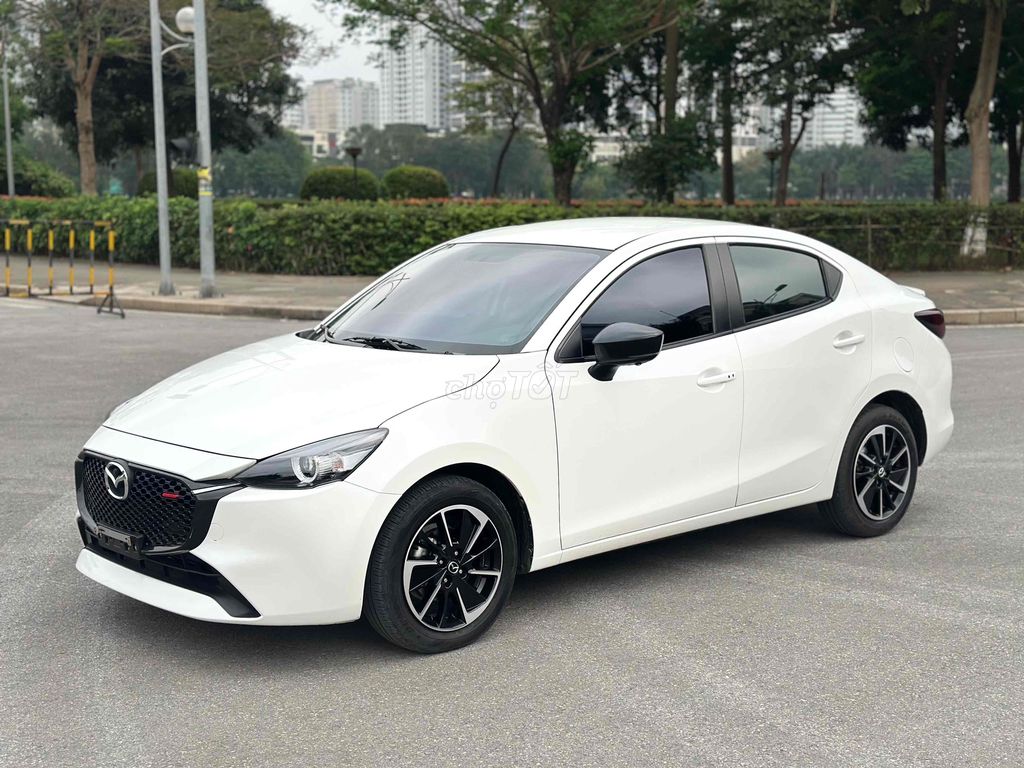 Mazda 2 2024 photo 2