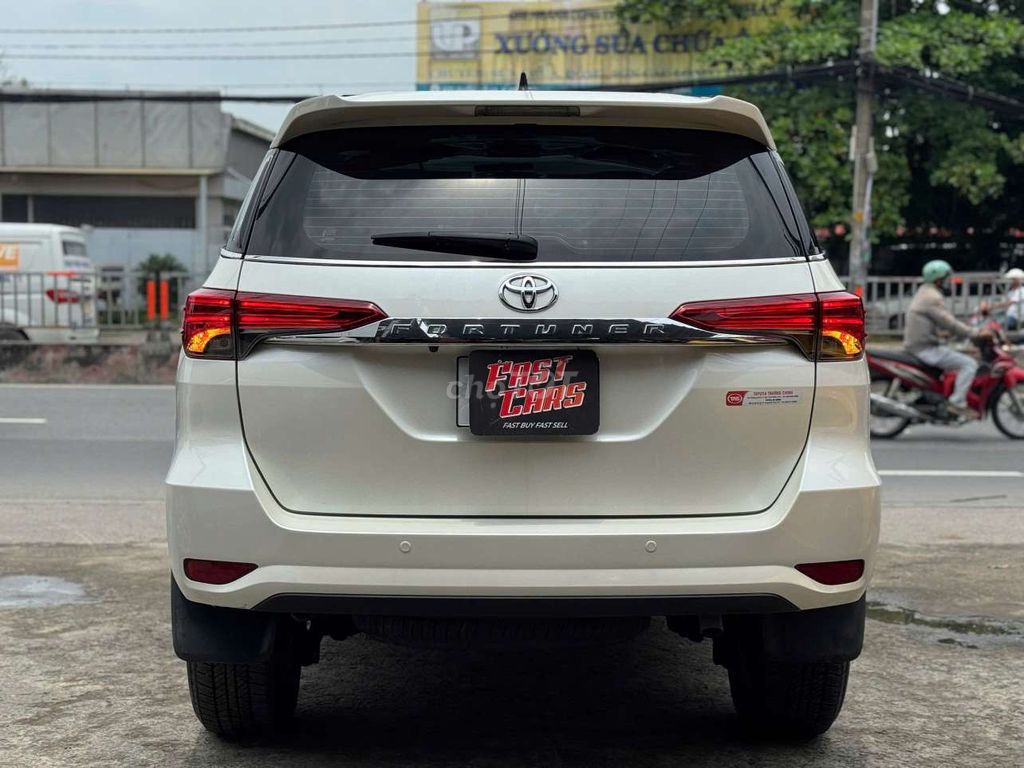 Toyota Fortuner 2017 2.7V 4x2, màu trắng,43.000 km. Mua bán Ô tô tại Quận Bình Tân Tp Hồ Chí Minh được đăng bởi Son Do hình 6