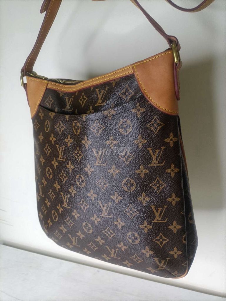 Túi chéo louis vuitton aut