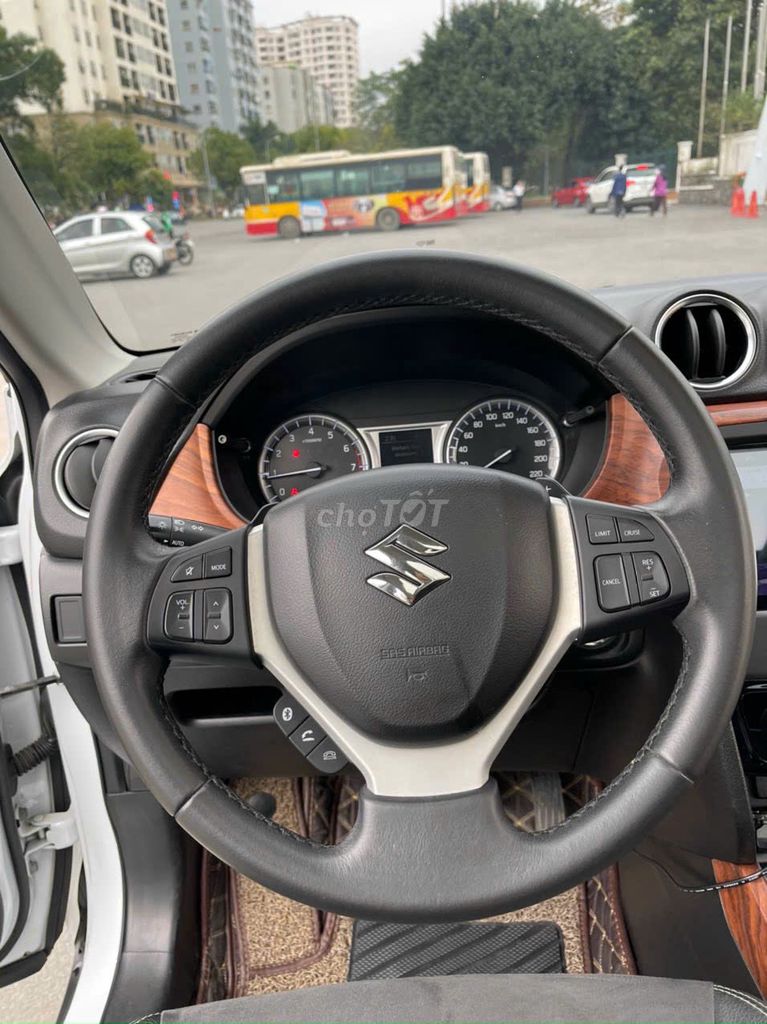 Suzuki Vitara 2016 1.6 AT. Mua bán Ô tô tại Quận Hà Đông Hà Nội được đăng bởi Long Nguyễn Hoàng hình 4