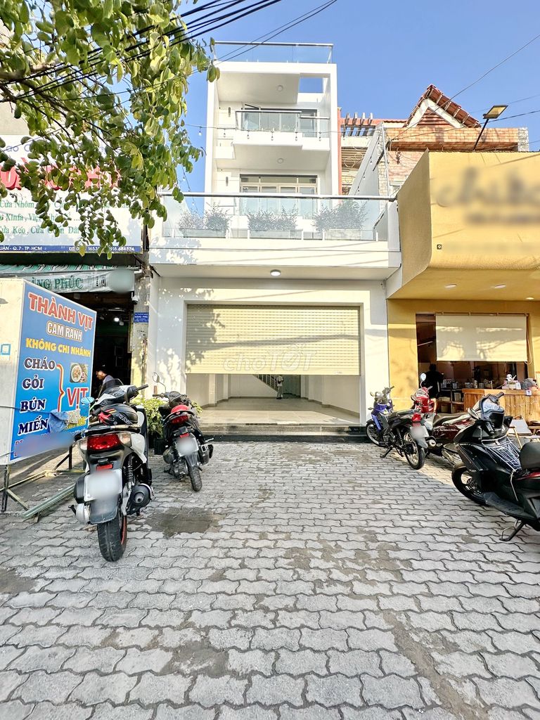 Bán/Cho thuê nhà DTS 351m2 MT Lâm Văn Bền Q7