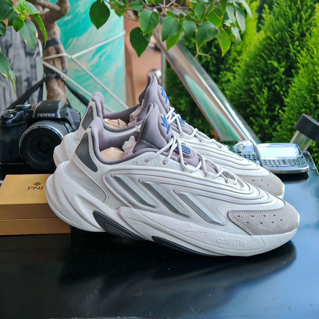 [CHÍNH HÃNG] Adidas Ozelia Crystal White Silver . Mua bán Giày dép tại Thành phố Thủ Dầu Một Bình Dương được đăng bởi chú CÔNG AN bán giày CHÍNH HÃNG hình 1