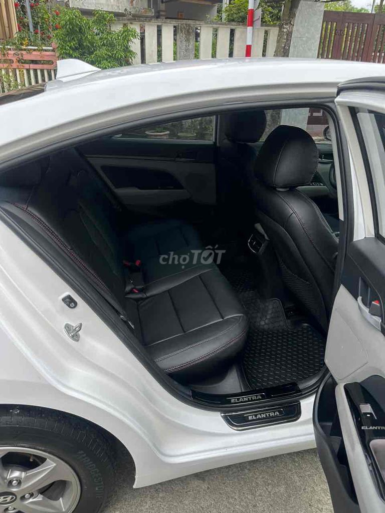 Hyundai Elantra 2016 1.6 MT. Mua bán Ô tô tại Thị xã Hương Trà Thừa Thiên Huế được đăng bởi Diễm Quỳnh hình 8