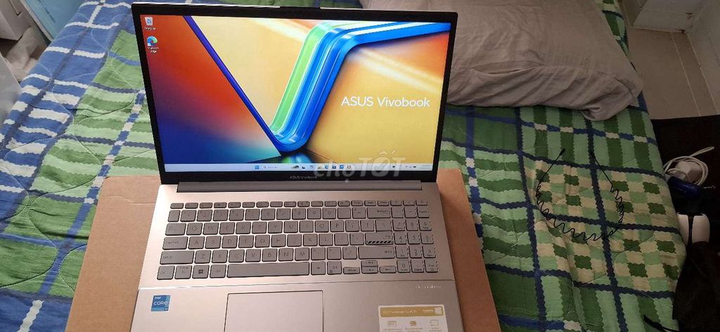 ASUS Vivobook mới mua cần pass lại. Mua bán Laptop tại Quận 7 Tp Hồ Chí Minh được đăng bởi DUY DƯƠNG hình 1