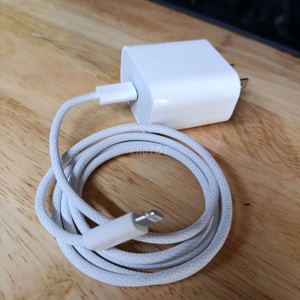 Bộ sạc điện thoại IPhone 20w tặng cáp lightning. Mua bán Phụ kiện (Màn hình, Chuột...) tại Thành phố Thủ Đức Tp Hồ Chí Minh được đăng bởi Cũ Giá Rẻ hình 1