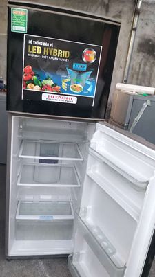 Tủ lạnh Hitachi 225L ko đóng tuyết