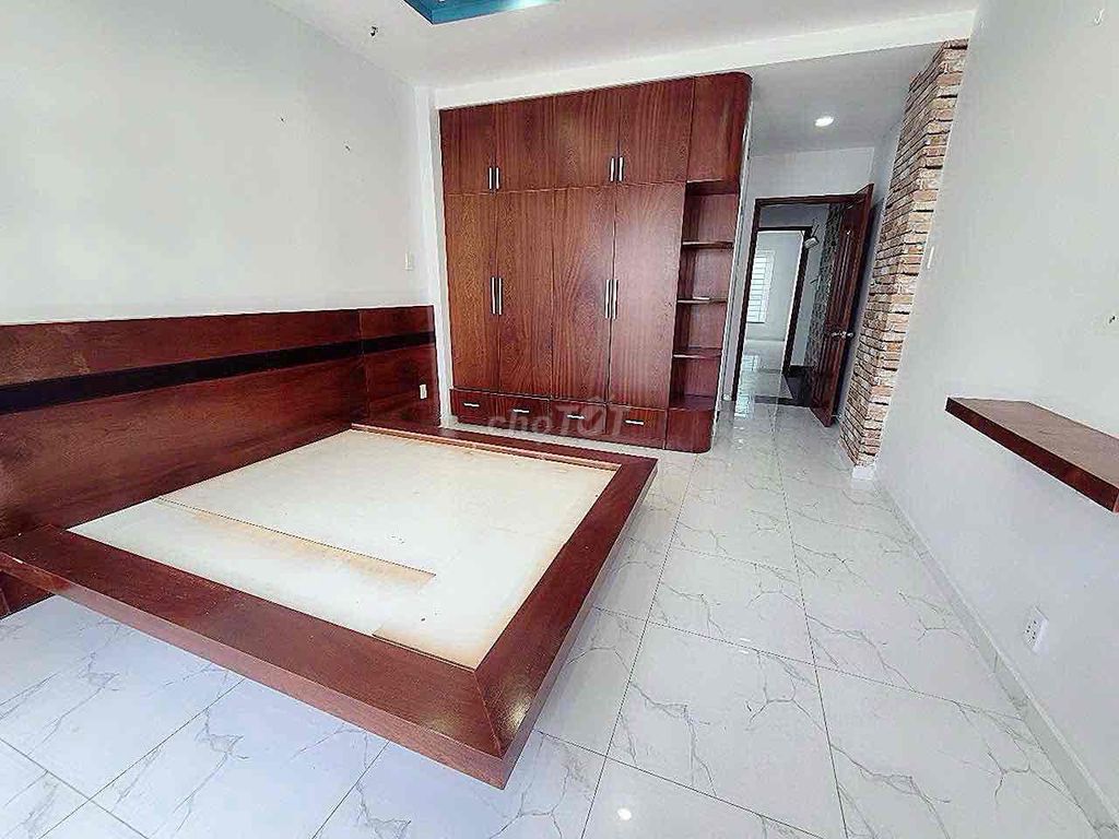 NHÀ [ 4 x18 ] 3 lầu ( 5PN,5WC) KHU LÊ VĂN QUỚI ,BINH TÂN
