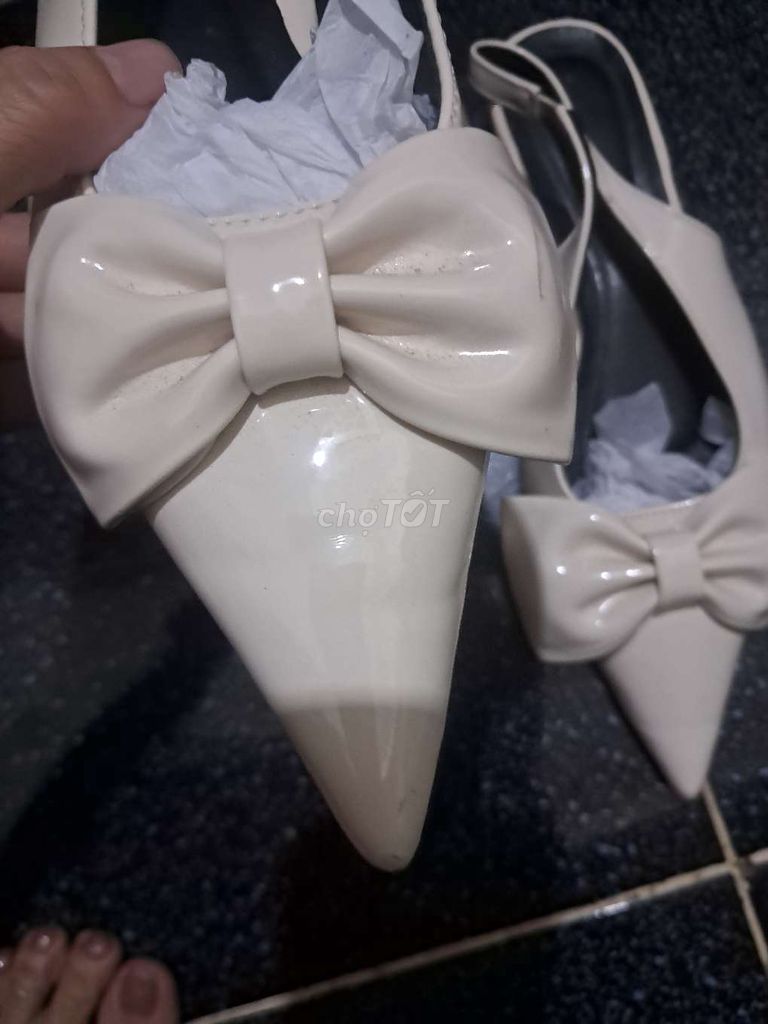 Giày bệt nữ da bóng kem đã sử dụng. Mua bán Giày dép tại Quận Bình Tân Tp Hồ Chí Minh được đăng bởi Ly ly hình 1