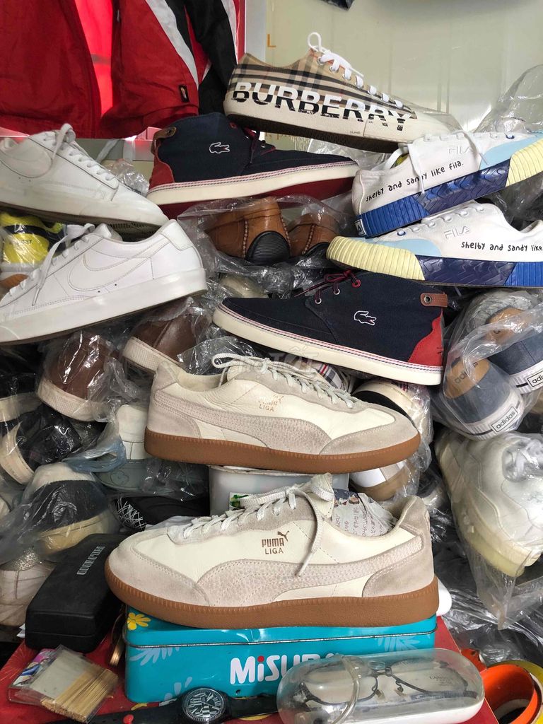 một em đế bằng hiệu fuma size 40-40,5 đi OK