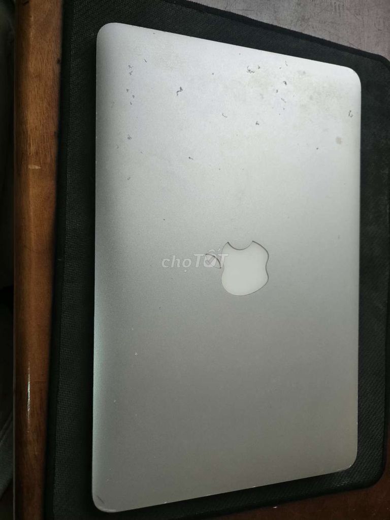 Apple MacBook Air Bạc Xác không rõ sống chết. Mua bán Laptop tại Huyện Củ Chi Tp Hồ Chí Minh được đăng bởi Trần Lê Thành Danh hình 1