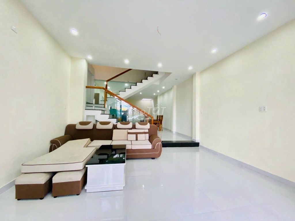 Rent · 5 bd · 80 м² · Quận Sơn Trà, ул. Đường Phan Huy Chú