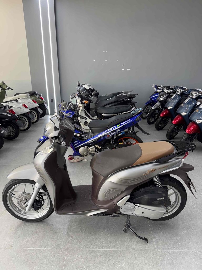 Sh Mode 2016 xe chuẩn rin Hỗ trợ góp. Mua bán Xe máy tại Quận Cái Răng Cần Thơ được đăng bởi Cửa Hàng Xe Máy Quang Sang hình 4