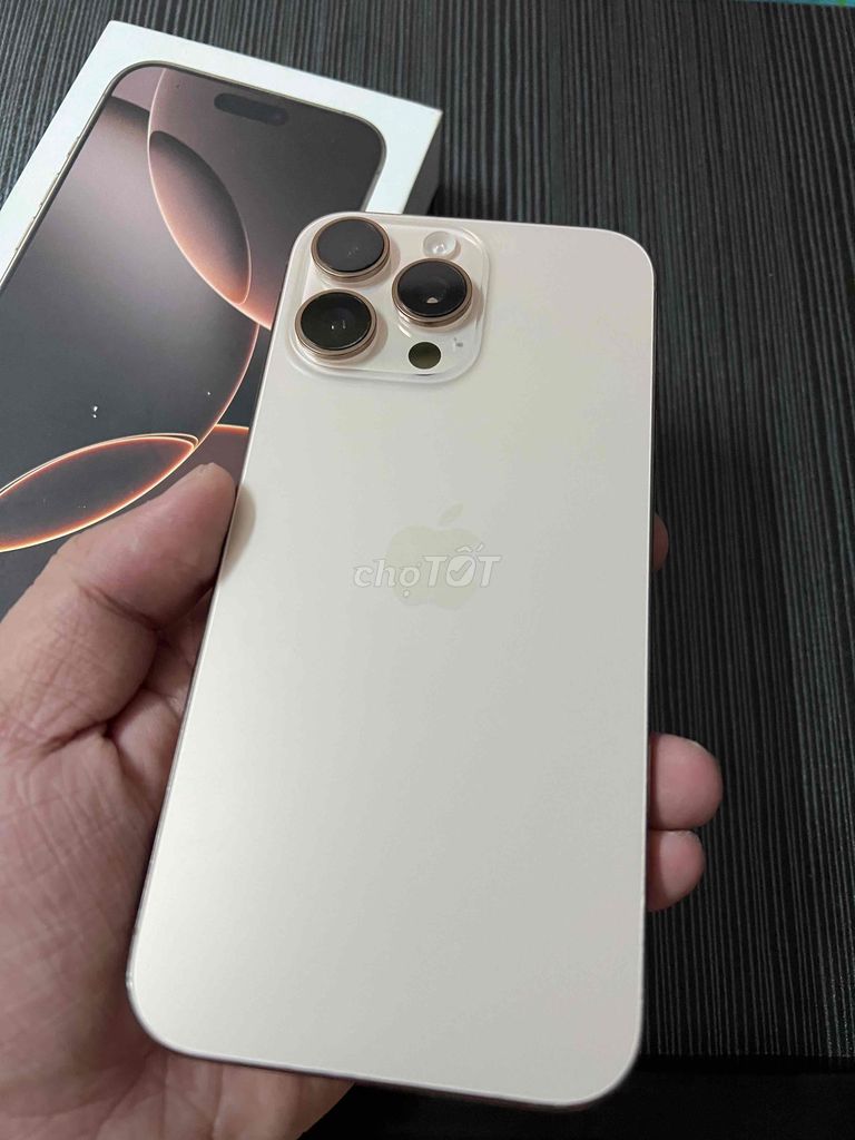 iPhone 16 Pro Max 256GB Vàng Việt Nam. Mua bán Điện thoại tại Huyện Tiểu Cần Trà Vinh được đăng bởi Hihi hình 1