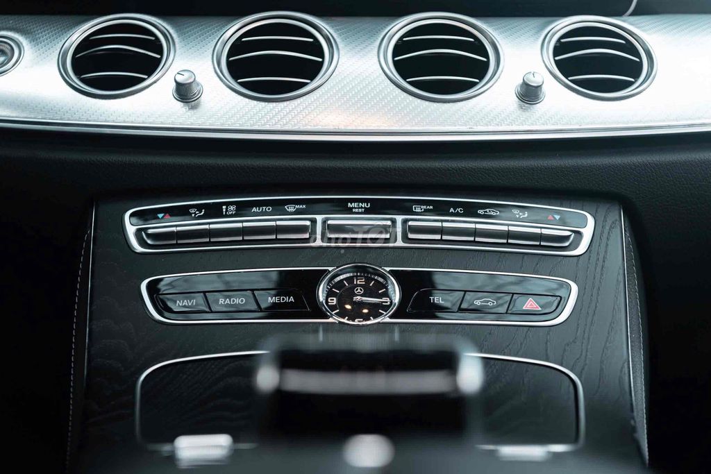 LONG ANH AUTO về Mercedes E200 Sport Limited. Mua bán Ô tô tại Quận 7 Tp Hồ Chí Minh được đăng bởi LongAnh AuTo  hình 9