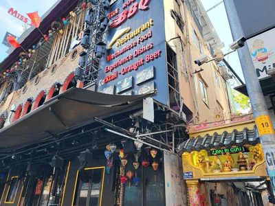 Rent · 4 bd · 48 м² · Quận 1, ул. Bùi Viện