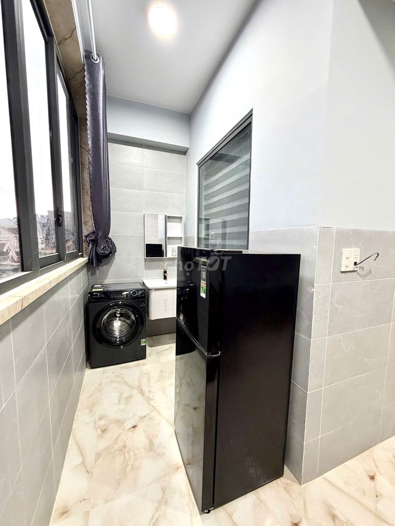 CHO THUÊ CĂN HỘ 1 PHÒNG NGỦ FULL NỘI THẤT CÓ CỬA SỔ THOÁNG MÁT ĐƯỜNG