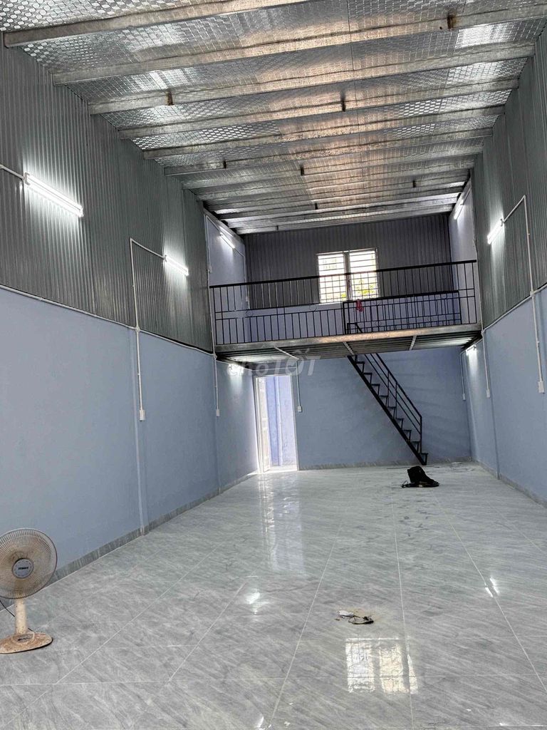 KHO MỚI 5x22 CÓ GÁC DT 140m2 Đường ĐẶNG THUỲ TRÂM GIÁ 18tr/th