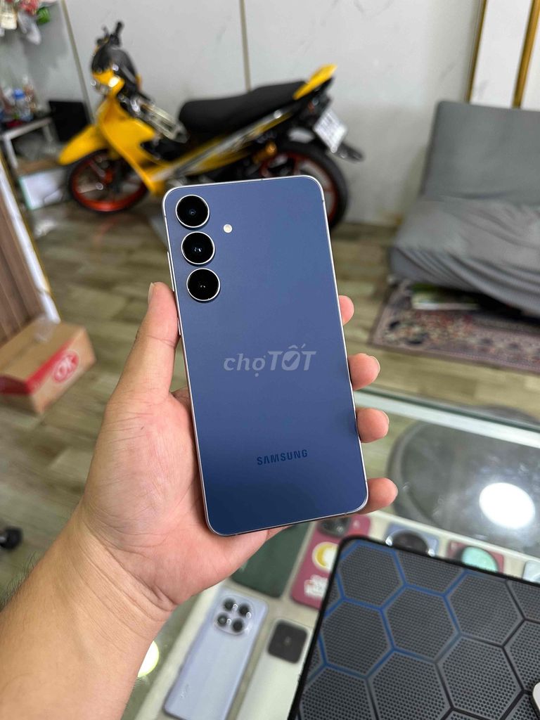 Samsung S25 FE 5G 128GB Xám. Mua bán Điện thoại tại Thành phố Tây Ninh Tây Ninh được đăng bởi Công Minh Mobile hình 1