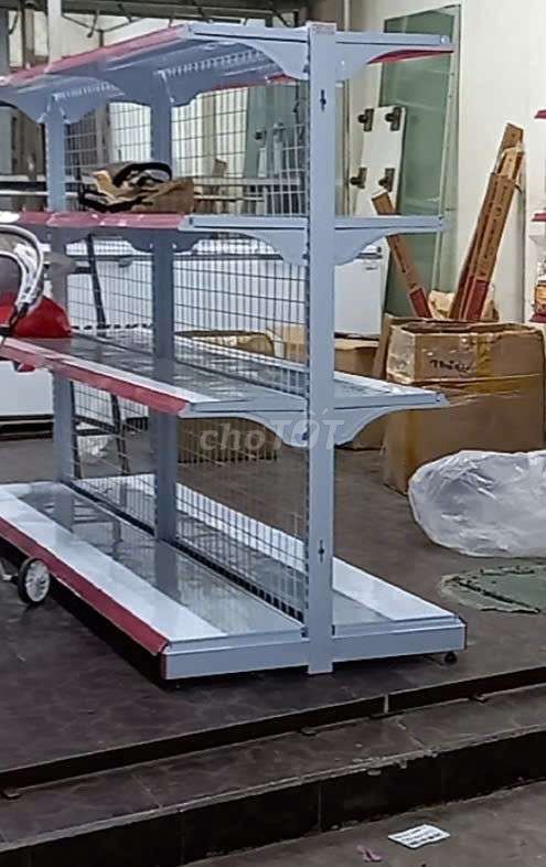 Kệ trưng bày kim loại xám đỏ đã sử dụng. Mua bán Tủ, kệ gia đình tại Huyện Trảng Bom Đồng Nai được đăng bởi Bảo Trần hình 1