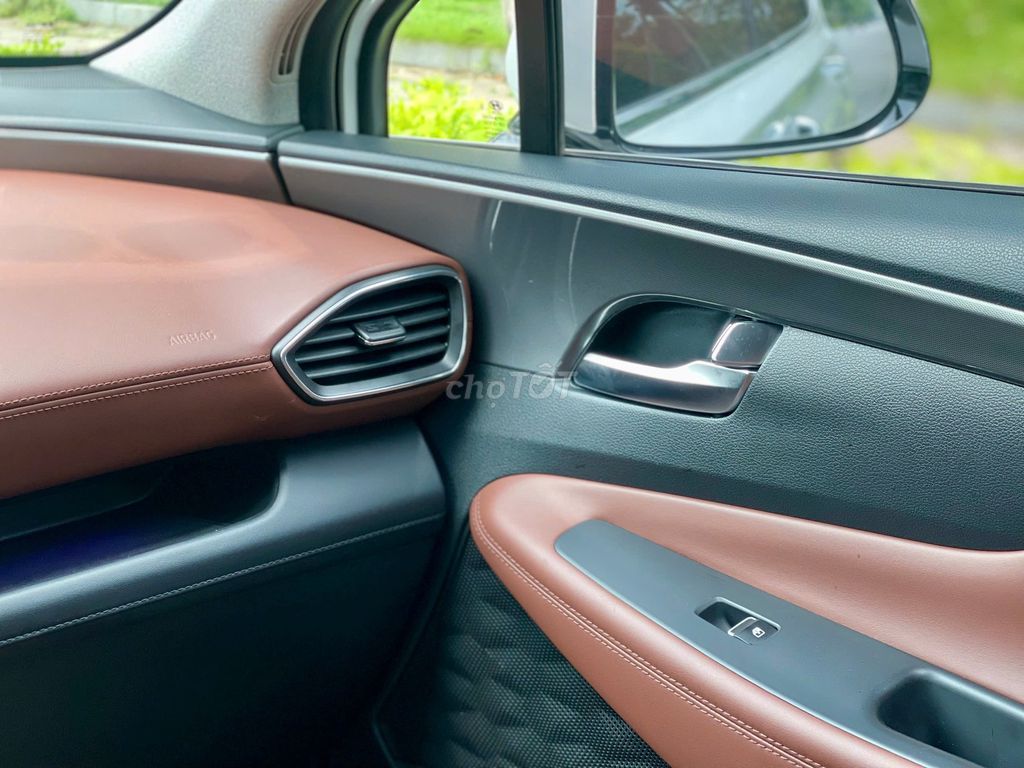 Hyundai SantaFe 2021 máy dầu 2.2D HTRAC - 50000 km. Mua bán Ô tô tại Quận Long Biên Hà Nội được đăng bởi Lê Huy hình 8
