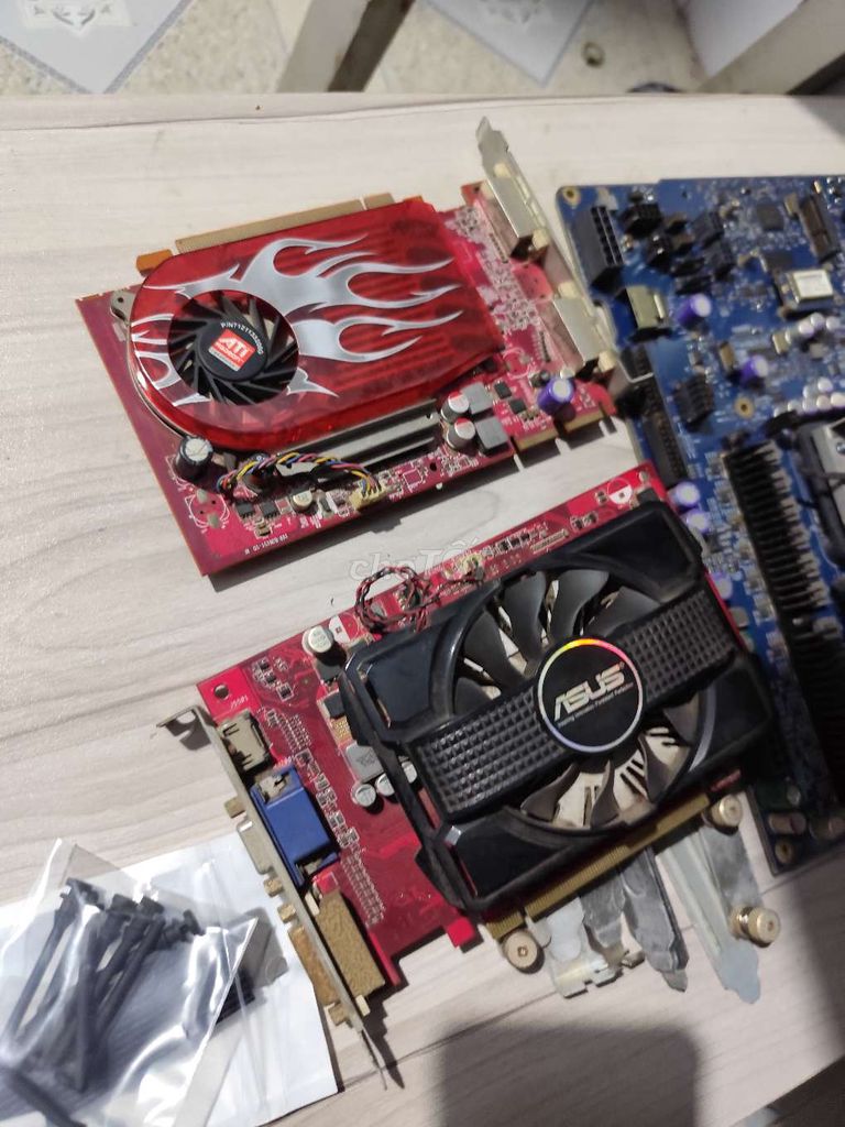 Radeon HD 2600xt + Asus HD6670 2GB