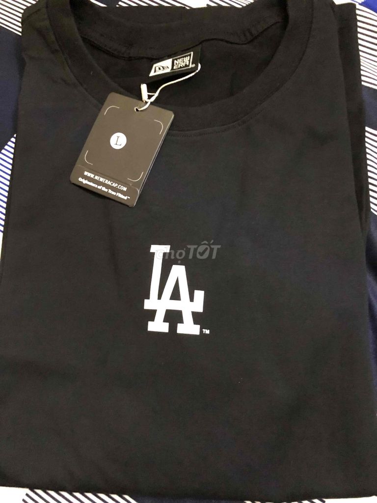 Áo thun New Era L Đen Unisex. Mua bán Quần áo tại Quận Ô Môn Cần Thơ được đăng bởi tribui hình 1