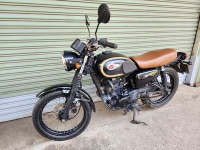 xe moto Kawasaki W175 đời 2018 màu đen