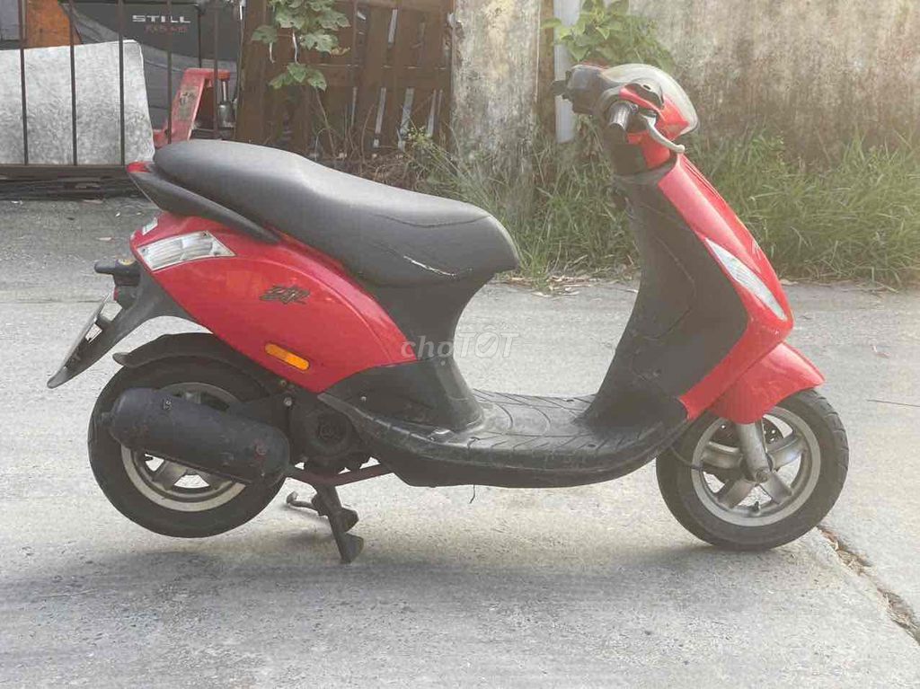Красная молния Piaggio