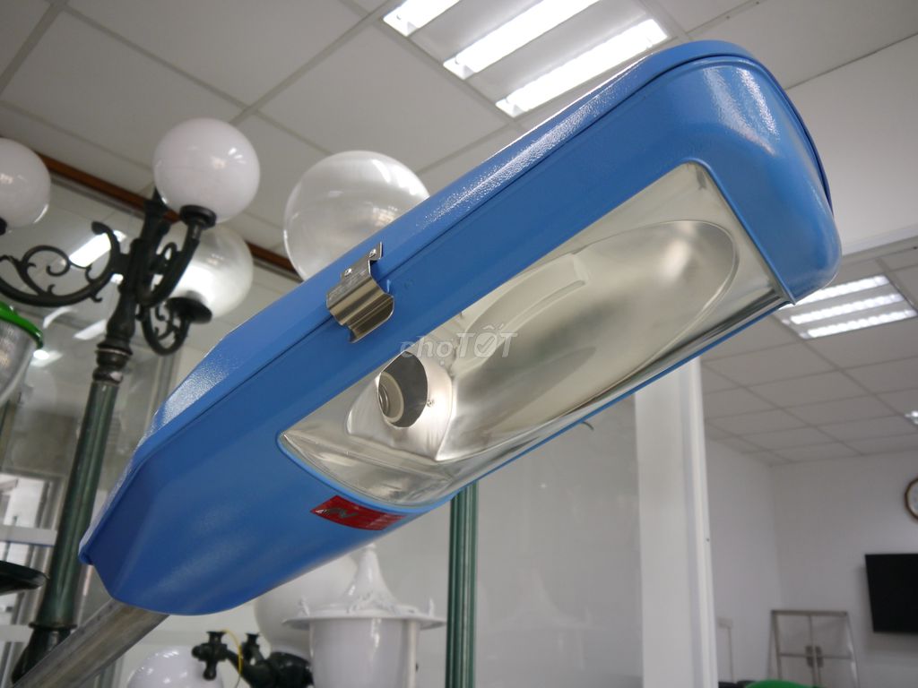 Đèn cao áp Phan Nguyễn - Đèn cao áp 100w-150w-200w. Mua bán Đèn tại Quận Long Biên Hà Nội được đăng bởi Phan Nguyễn Chiếu Sáng hình 1