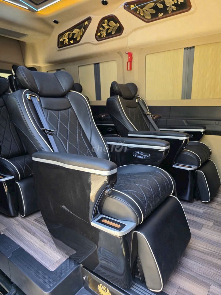 Ford Transit Limousine 10-12 chỗ Mới 100%. Mua bán Ô tô tại Quận 8 Tp Hồ Chí Minh được đăng bởi Tiến Phát hình 4