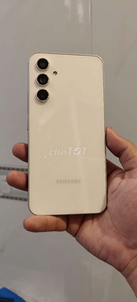 Samsung Galaxy A54 5G Trắng Đã sử dụng. Mua bán Điện thoại tại Thành phố Châu Đốc An Giang được đăng bởi huệ lâm hình 1