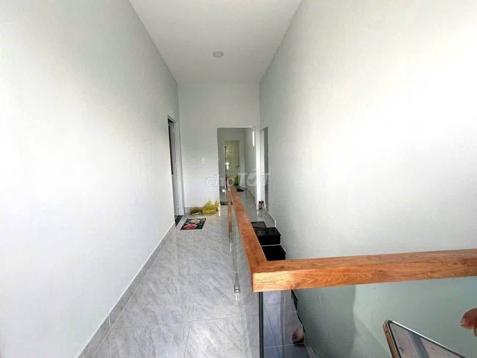 Bán gấp Nhà gần chợ Hưng Long 100m2 giá 850 triệu sổ hồng riêng. Mua bán nhà ở tại Huyện Bình Chánh Tp Hồ Chí Minh được đăng bởi nhi hình 4
