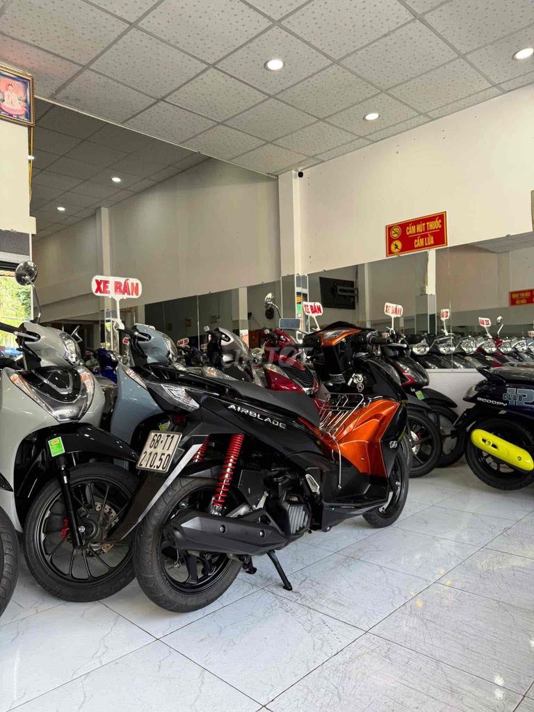 AIR BLADE 2014. Xe Đẹp - Máy Zin Êm Ấm. BS 68. Mua bán Xe máy tại Thành phố Rạch Giá Kiên Giang được đăng bởi XE MÁY CŨ TÂN 128 hình 8