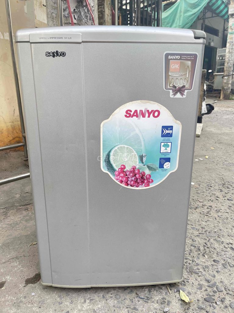 Tủ lạnh Sanyo 90 l còn rất mới xài tốt