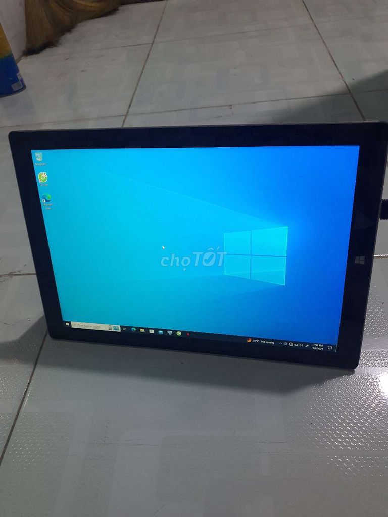 Surface pro 3 i5th4, ram 4, ssd 128,màn 2k mất cảm