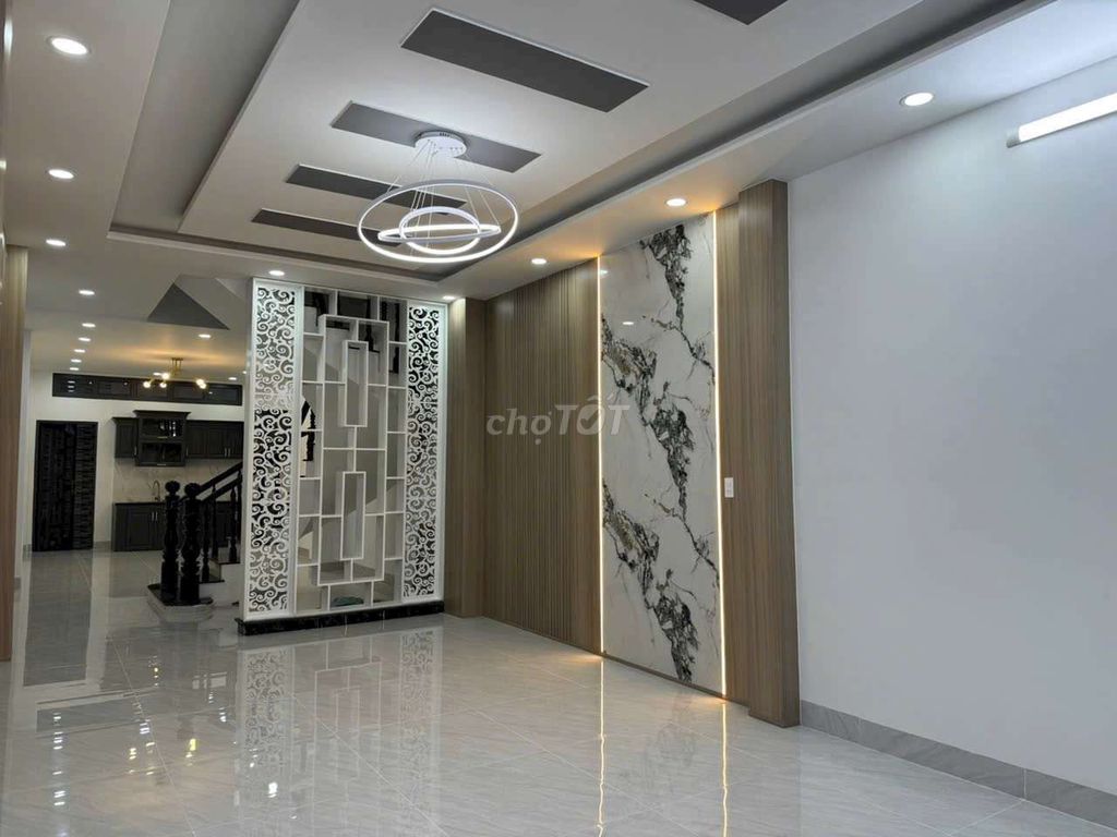 Chỉ 10,5 tỷ Nhà 4 tầng mới đẹp, đg 21 ngay cc Western Capital Bình Phú