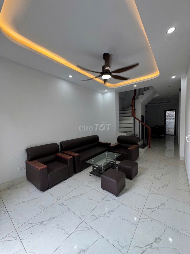 Nhà 3 tầng mới xây 40m² ô tô đỗ cửa – Chi Đông, Quang Minh, Mê Linh