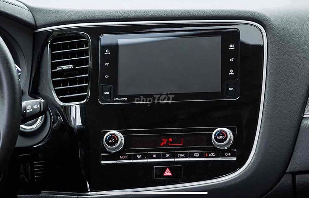 Mặt dưỡng màn hình xe Mitsubishi Outlander 2021