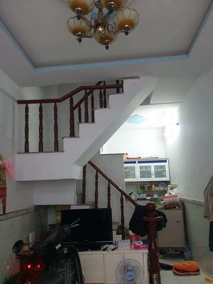 Nhà 1 lầu, 2 pn, đường hiệp thành 17