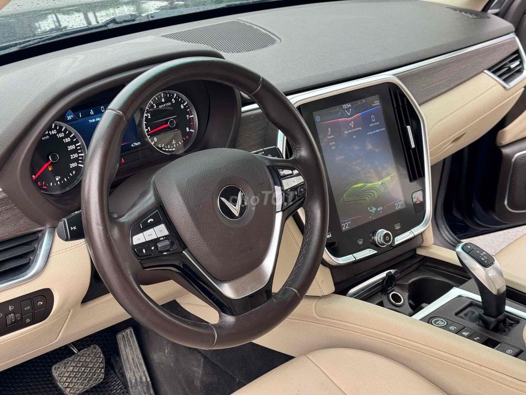 VinFast Lux SA2.0 2019 Premium 2.0 AT - 48000 km. Mua bán Ô tô tại Quận Thanh Xuân Hà Nội được đăng bởi Trần Quang Huy hình 4