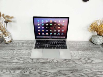 MacBook Pro 2017: i5 ram 16 ssd 256 đẹp 98%