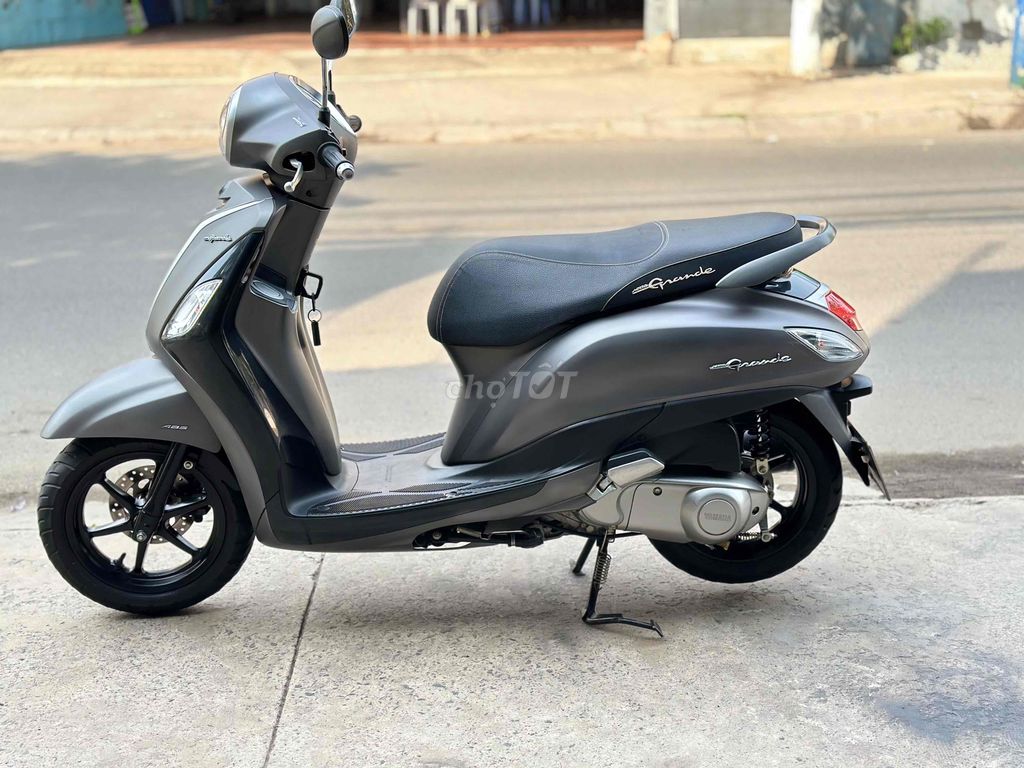 YAMAHA NOZZA GRANDE ABS KHOÁ SMATKEY CÒN MỚI 95%. Mua bán Xe máy tại Thành phố Thủ Đức Tp Hồ Chí Minh được đăng bởi Xe máy Anh Thư hình 2