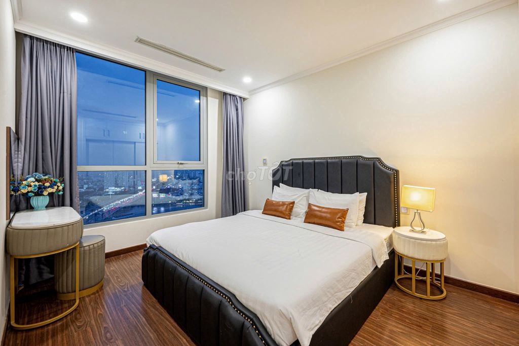 BÁN CĂN HỘ 2PN NỘI THẤT CAO CẤP, VIEW ĐẸP CỦA DỰ ÁN, VINHOMES