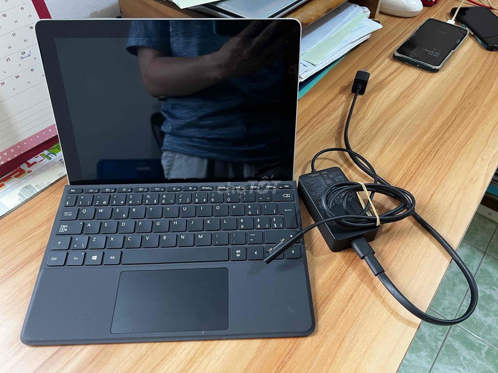 Microsoft Surface Go 1 8GB/128GB LTE kèm phím sạc. Mua bán Máy tính bảng tại Quận 10 Tp Hồ Chí Minh được đăng bởi Truong Kim hình 1