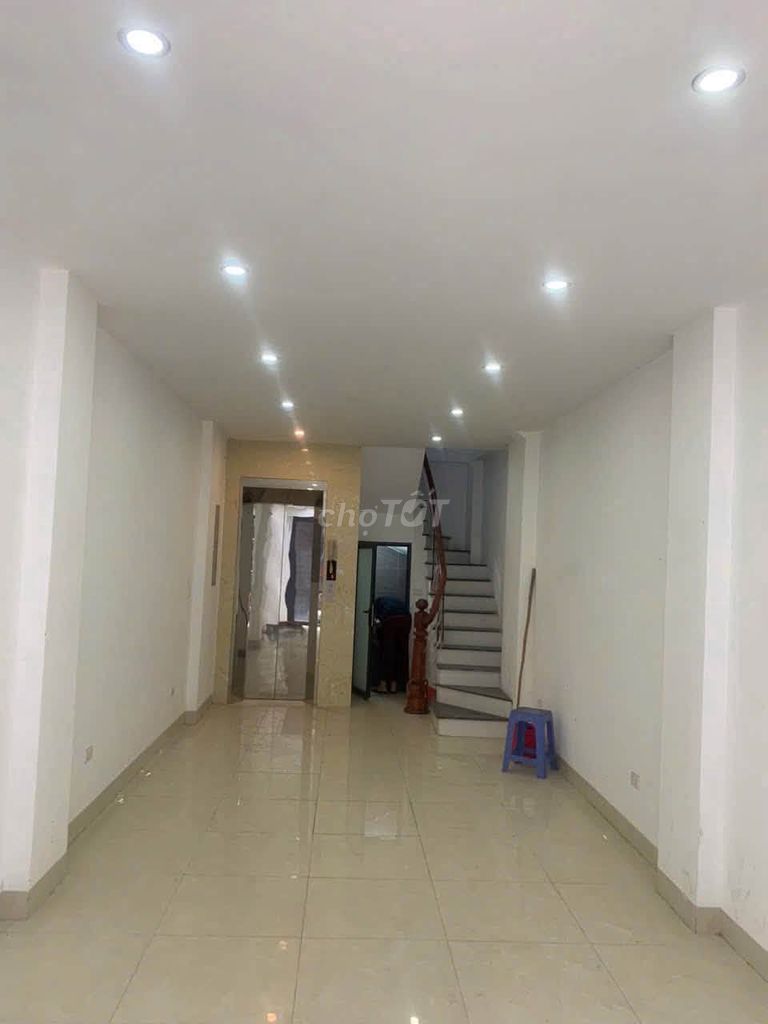 Дом в переулке Dao Tan, Бадинь, 36м² х 6 этажей с лифтом