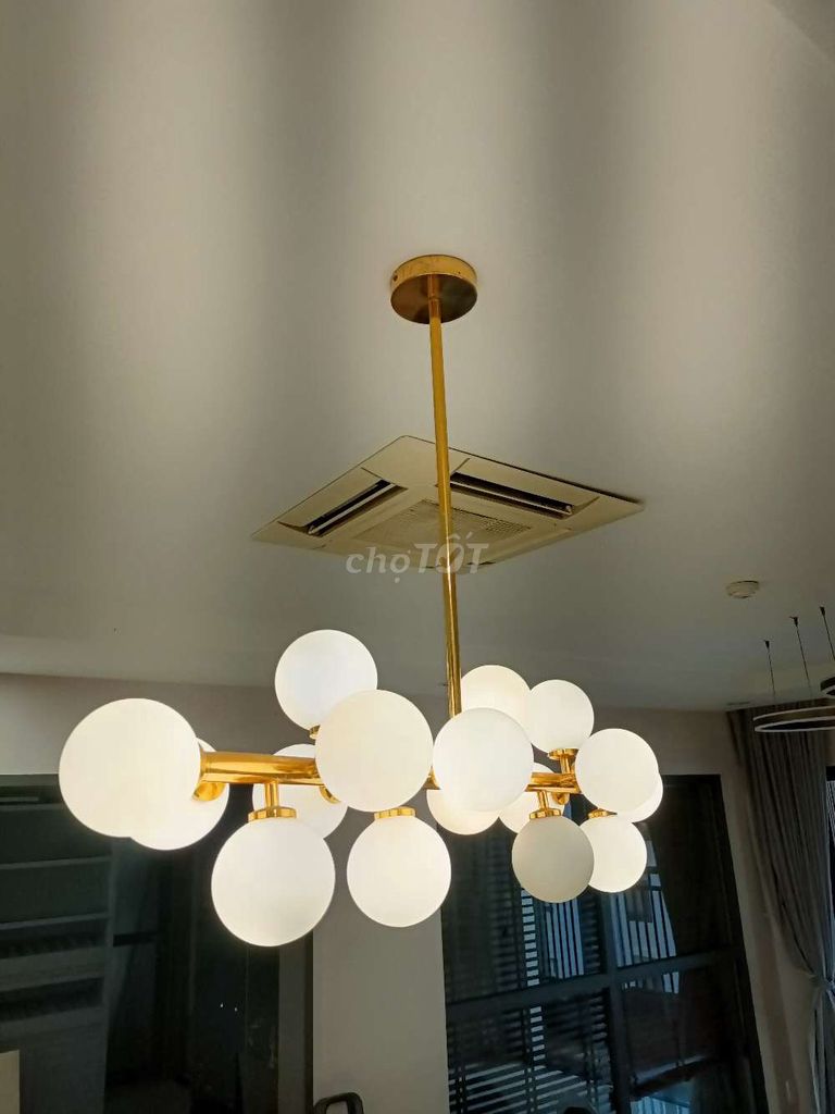 Đèn chùm Kim loại Thủy tinh Vàng đồng. Mua bán Đèn tại Quận Gò Vấp Tp Hồ Chí Minh được đăng bởi Lê Thành hình 1